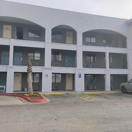 Hallmark Inn And Suites 샌안토니오 외부 사진